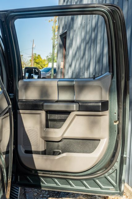 2015 Ford F-150 XLT CREW CAB FX4 / 5.0 V8 / 4X4 / CLEAN CARFAX | Austin, TX | Rocky Mountain Truck Stop Austin 2015 Ford F-150 XLT CREW CAB FX4 / 5.0 V8 / 4X4 / CLEAN CARFAX | Austin, TX | Rocky Mountain Truck Stop Austin