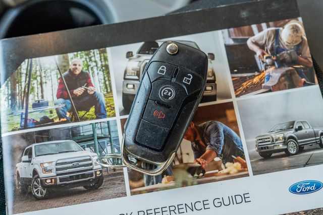 2015 Ford F-150 XLT CREW CAB FX4 / 5.0 V8 / 4X4 / CLEAN CARFAX | Dallas, TX | Rocky Mountain Truck Stop Dallas 2015 Ford F-150 XLT CREW CAB FX4 / 5.0 V8 / 4X4 / CLEAN CARFAX | Dallas, TX | Rocky Mountain Truck Stop Dallas