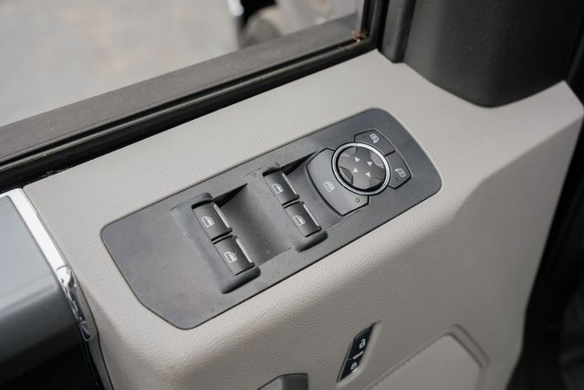 2015 Ford F-150 XLT CREW CAB RWD / LOW MILES / 5.0L V-8 | Austin, TX | Rocky Mountain Truck Stop Austin