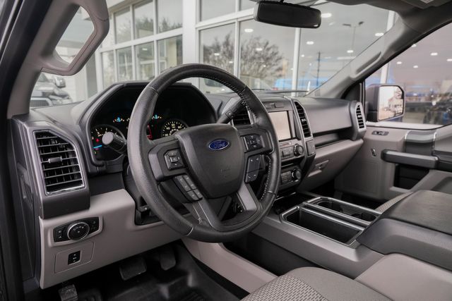 2015 Ford F-150 XLT CREW CAB RWD / LOW MILES / 5.0L V-8 | Austin, TX | Rocky Mountain Truck Stop Austin