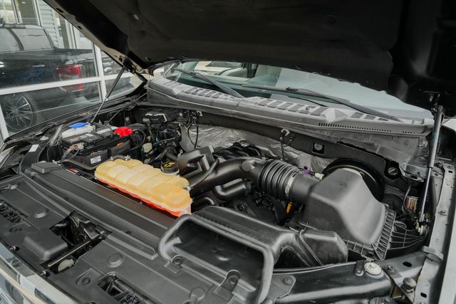 2015 Ford F-150 XLT CREW CAB RWD / LOW MILES / 5.0L V-8 | Austin, TX | Rocky Mountain Truck Stop Austin 2015 Ford F-150 XLT CREW CAB RWD / LOW MILES / 5.0L V-8 | Austin, TX | Rocky Mountain Truck Stop Austin