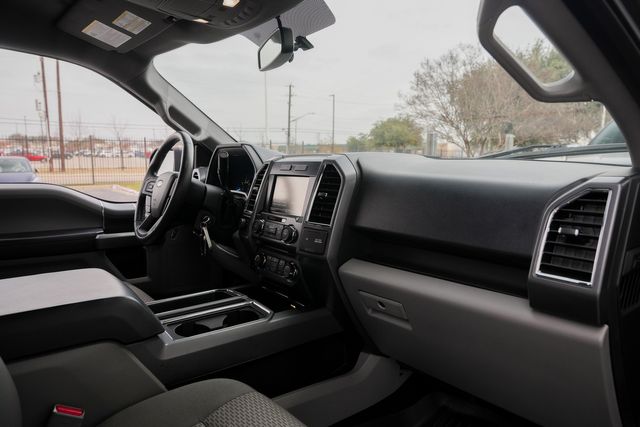 2015 Ford F-150 XLT CREW CAB RWD / LOW MILES / 5.0L V-8 | Austin, TX | Rocky Mountain Truck Stop Austin