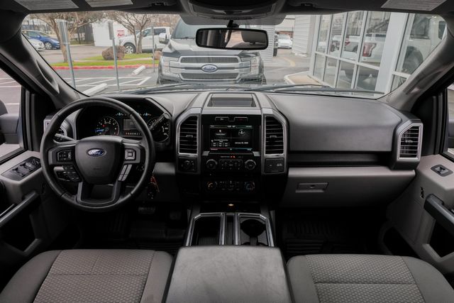 2015 Ford F-150 XLT CREW CAB RWD / LOW MILES / 5.0L V-8 | Austin, TX | Rocky Mountain Truck Stop Austin