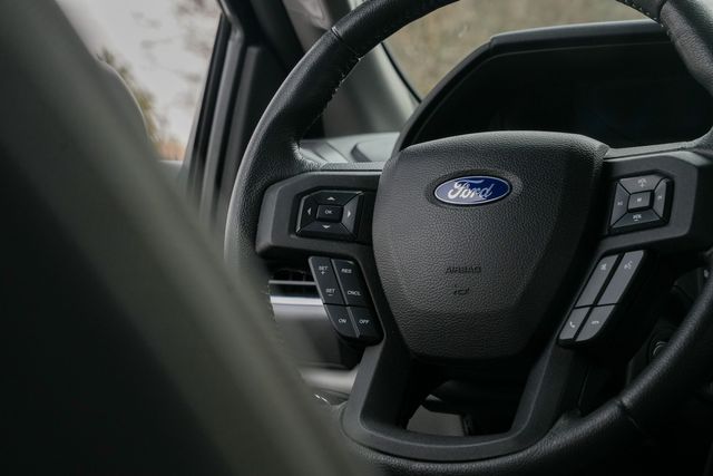 2015 Ford F-150 XLT CREW CAB RWD / LOW MILES / 5.0L V-8 | Austin, TX | Rocky Mountain Truck Stop Austin 2015 Ford F-150 XLT CREW CAB RWD / LOW MILES / 5.0L V-8 | Austin, TX | Rocky Mountain Truck Stop Austin