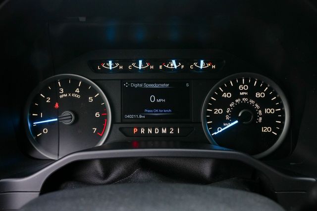 2015 Ford F-150 XLT CREW CAB RWD / LOW MILES / 5.0L V-8 | Austin, TX | Rocky Mountain Truck Stop Austin