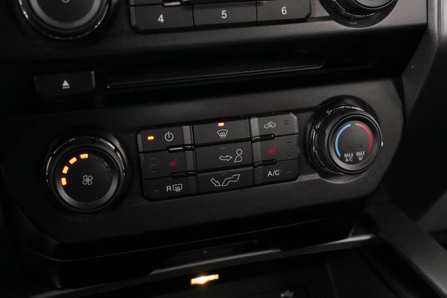 2015 Ford F-150 XLT CREW CAB RWD / LOW MILES / 5.0L V-8 | Austin, TX | Rocky Mountain Truck Stop Austin