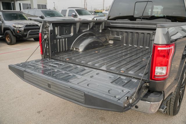2015 Ford F-150 XLT CREW CAB RWD / LOW MILES / 5.0L V-8 | Austin, TX | Rocky Mountain Truck Stop Austin