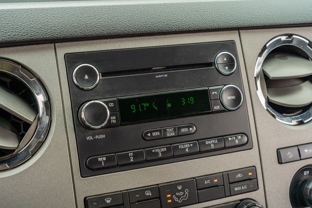 2015 Ford F-250 Super Duty XLT CREW CAB / 6.7L DIESEL | Austin, TX | Rocky Mountain Truck Stop Austin