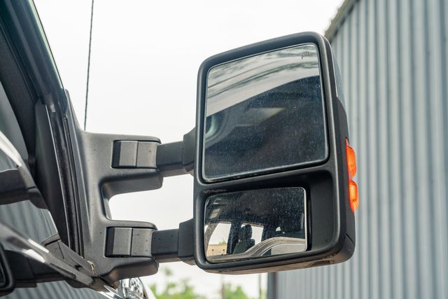 2015 Ford F-250 Super Duty XLT CREW CAB FX4 4X4 / 6.7L DIESEL / LOW MILES | Austin, TX | Rocky Mountain Truck Stop Austin