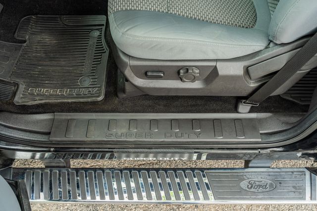 2015 Ford F-250 Super Duty XLT CREW CAB FX4 4X4 / 6.7L DIESEL / LOW MILES | Austin, TX | Rocky Mountain Truck Stop Austin