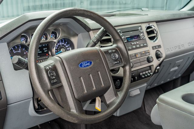2015 Ford F-250 Super Duty XLT CREW CAB FX4 4X4 / 6.7L DIESEL / LOW MILES | Austin, TX | Rocky Mountain Truck Stop Austin 2015 Ford F-250 Super Duty XLT CREW CAB FX4 4X4 / 6.7L DIESEL / LOW MILES | Austin, TX | Rocky Mountain Truck Stop Austin