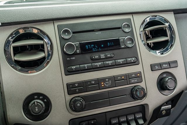 2015 Ford F-250 Super Duty XLT CREW CAB FX4 4X4 / 6.7L DIESEL / LOW MILES | Austin, TX | Rocky Mountain Truck Stop Austin