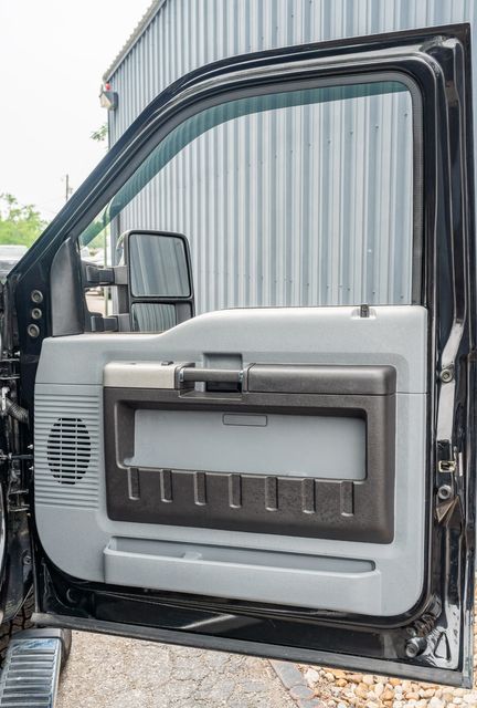 2015 Ford F-250 Super Duty XLT CREW CAB FX4 4X4 / 6.7L DIESEL / LOW MILES | Austin, TX | Rocky Mountain Truck Stop Austin