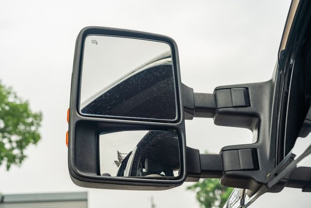 2015 Ford F-250 Super Duty XLT CREW CAB FX4 4X4 / 6.7L DIESEL / LOW MILES | Austin, TX | Rocky Mountain Truck Stop Austin