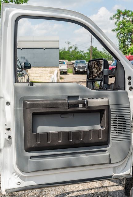 2015 Ford F-250 Super Duty XLT CREW CAB 4X4 / 6.7L DIESEL / CLEAN CARFAX | Dallas, TX | Rocky Mountain Truck Stop Dallas 2015 Ford F-250 Super Duty XLT CREW CAB 4X4 / 6.7L DIESEL / CLEAN CARFAX | Dallas, TX | Rocky Mountain Truck Stop Dallas