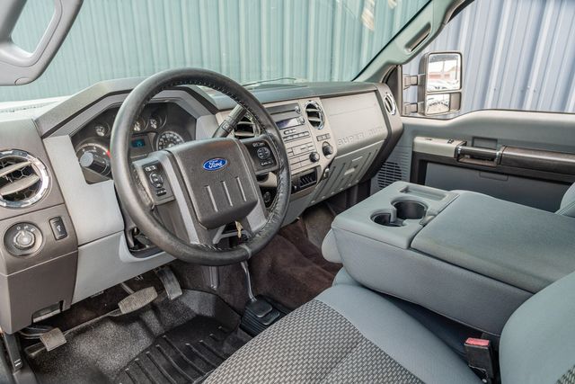 2015 Ford F-250 Super Duty XLT CREW CAB 4X4 / 6.7L DIESEL / CLEAN CARFAX | Austin, TX | Rocky Mountain Truck Stop Austin