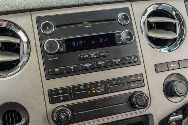 2015 Ford F-250 Super Duty XLT CREW CAB 4X4 / 6.7L DIESEL / CLEAN CARFAX | Austin, TX | Rocky Mountain Truck Stop Austin 2015 Ford F-250 Super Duty XLT CREW CAB 4X4 / 6.7L DIESEL / CLEAN CARFAX | Austin, TX | Rocky Mountain Truck Stop Austin