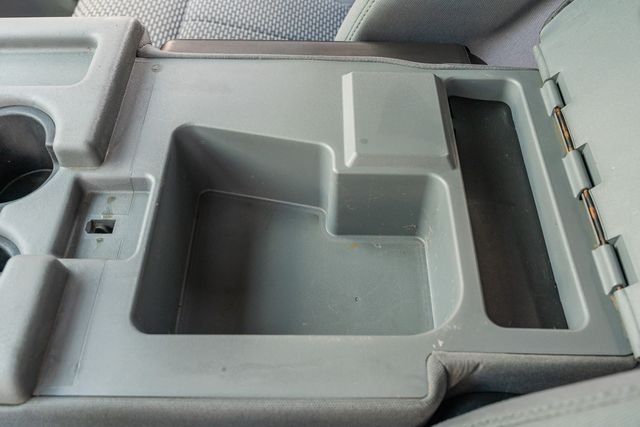 2015 Ford F-250 Super Duty XLT CREW CAB 4X4 / 6.7L DIESEL / CLEAN CARFAX | Austin, TX | Rocky Mountain Truck Stop Austin