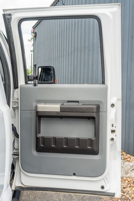 2015 Ford F-250 Super Duty XLT CREW CAB 4X4 / 6.7L DIESEL / CLEAN CARFAX | Austin, TX | Rocky Mountain Truck Stop Austin