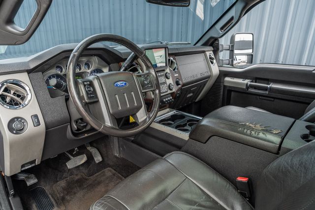 2015 Ford F-250 Super Duty Lariat ULTIMATE CREW CAB FX4 4X4 / 6.7L DIESEL | Austin, TX | Rocky Mountain Truck Stop Austin 2015 Ford F-250 Super Duty Lariat ULTIMATE CREW CAB FX4 4X4 / 6.7L DIESEL | Austin, TX | Rocky Mountain Truck Stop Austin
