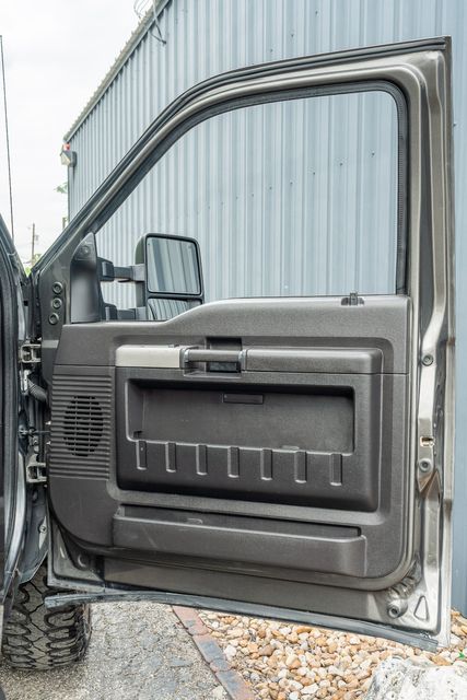 2015 Ford F-250 Super Duty Lariat ULTIMATE CREW CAB FX4 4X4 / 6.7L DIESEL | Austin, TX | Rocky Mountain Truck Stop Austin