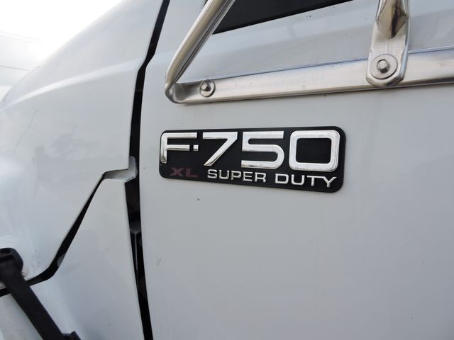 2015 Ford F-750 Non-CDL Box Truck 