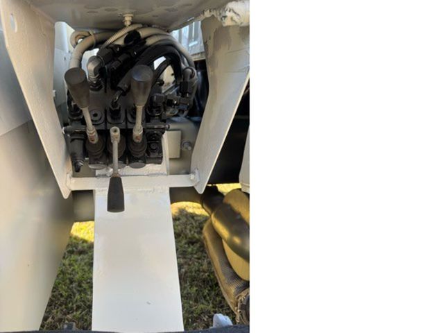 2015 Ford F-750 Super Duty Cummins 6.7L 61ft Forestry Truck Altec LRV756 | Irving, TX | Pinnacle Trucks