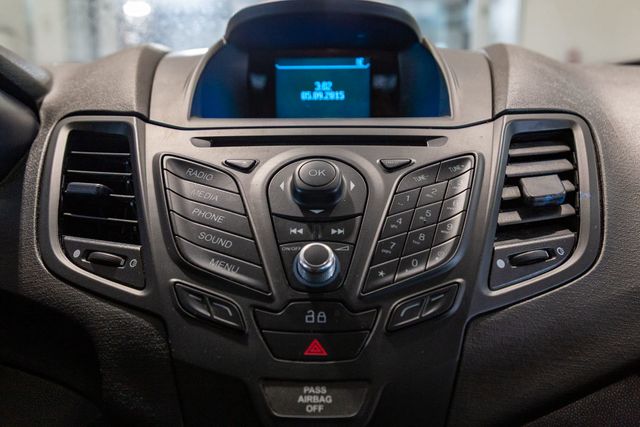 2015 Ford Fiesta Manual SE