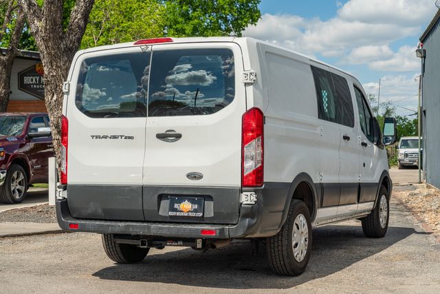 2015 Ford Transit 250 130WB LOW ROOF / 3.7L V6 / 60/40 SIDE DOOR | Austin, TX | Rocky Mountain Truck Stop Austin