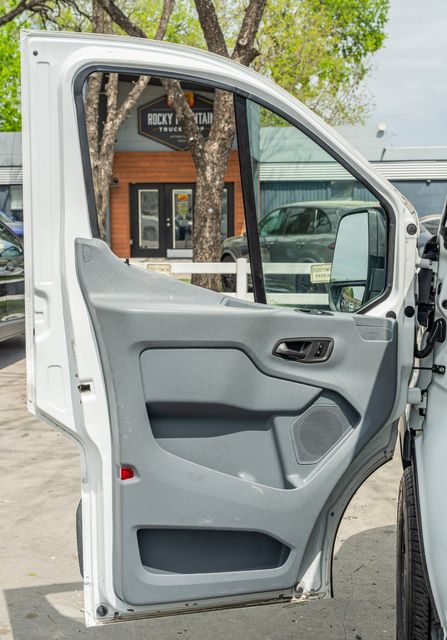 2015 Ford Transit 350 XLT / 15 PASSENGER / 3.7L V6 / TEXAS OWNED | Austin, TX | Rocky Mountain Truck Stop Austin 2015 Ford Transit 350 XLT / 15 PASSENGER / 3.7L V6 / TEXAS OWNED | Austin, TX | Rocky Mountain Truck Stop Austin