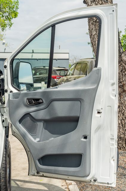 2015 Ford Transit 350 XLT / 15 PASSENGER / 3.7L V6 / TEXAS OWNED | Dallas, TX | Rocky Mountain Truck Stop Dallas