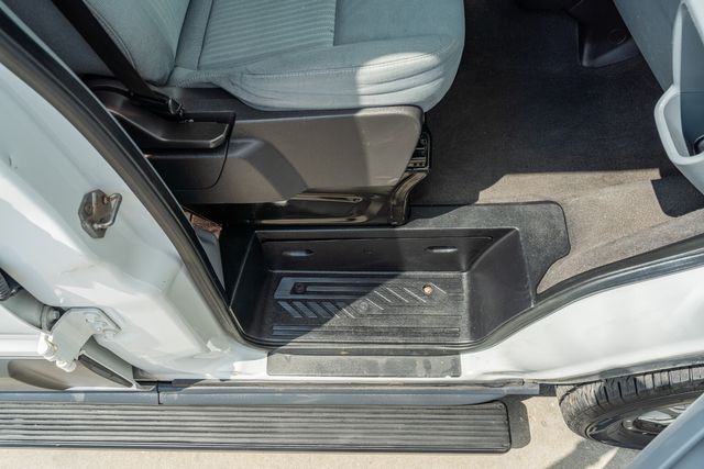 2015 Ford Transit 350 XLT / 15 PASSENGER / 3.7L V6 / TEXAS OWNED | Austin, TX | Rocky Mountain Truck Stop Austin 2015 Ford Transit 350 XLT / 15 PASSENGER / 3.7L V6 / TEXAS OWNED | Austin, TX | Rocky Mountain Truck Stop Austin