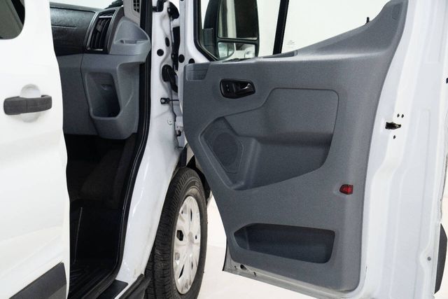 2015 Ford Transit 350 XLT 3dr LWB Medium Roof Passenger Van w/Sli... | Houston, TX | Houston Auto Credit 2015 Ford Transit 350 XLT 3dr LWB Medium Roof Passenger Van w/Sli... | Houston, TX | Houston Auto Credit