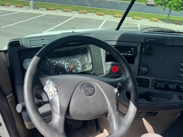 2015 Freightliner Cascadia 125