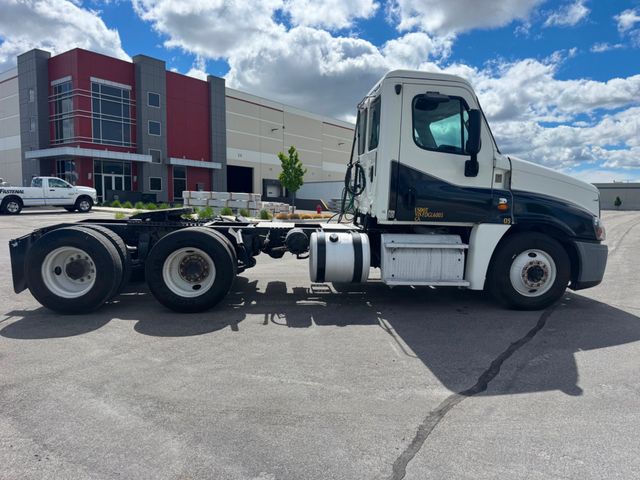 2015 Freightliner Cascadia 125