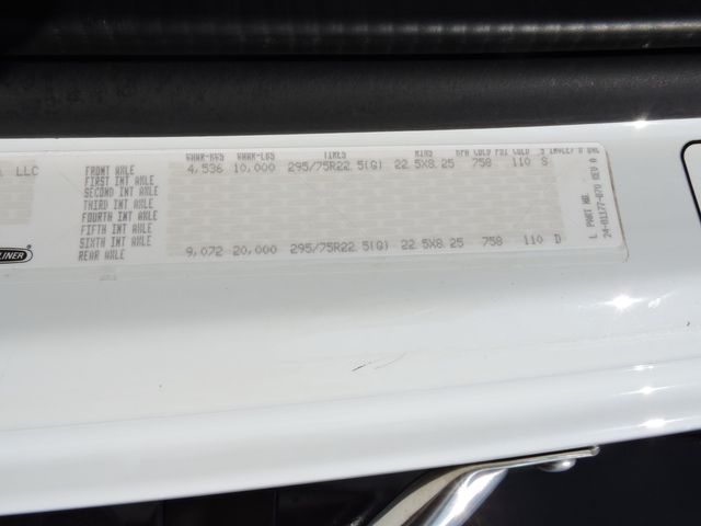 2015 Freightliner M2106 Non-CDL Flatbed 