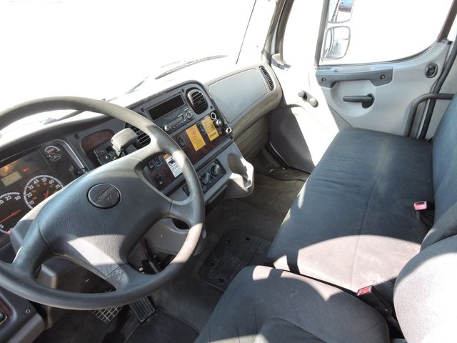 2015 Freightliner M2106 Non-CDL Flatbed 