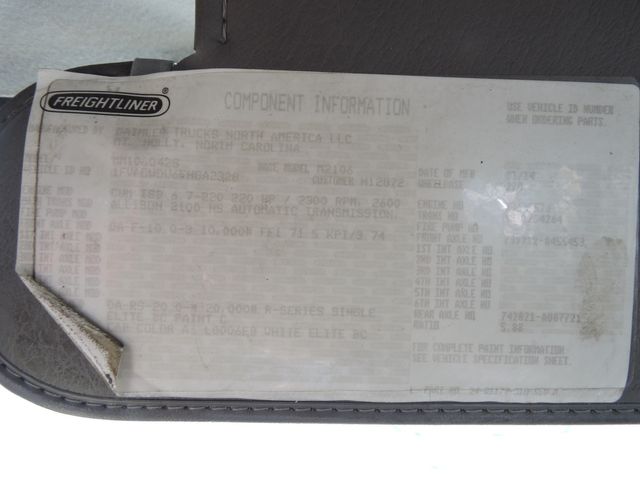 2015 Freightliner M2106 Non-CDL Flatbed 