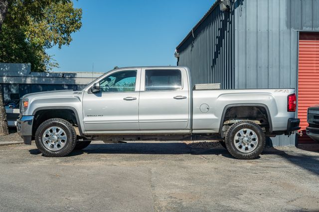 2015 GMC Sierra 2500HD SLE CREW CAB Z71 4X4 / ONE TEXAS OWNER / ALLISON | Austin, TX | Rocky Mountain Truck Stop Austin 2015 GMC Sierra 2500HD SLE CREW CAB Z71 4X4 / ONE TEXAS OWNER / ALLISON | Austin, TX | Rocky Mountain Truck Stop Austin