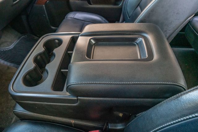 2015 GMC Sierra 2500HD SLE CREW CAB Z71 4X4 / ONE TEXAS OWNER / ALLISON | Austin, TX | Rocky Mountain Truck Stop Austin 2015 GMC Sierra 2500HD SLE CREW CAB Z71 4X4 / ONE TEXAS OWNER / ALLISON | Austin, TX | Rocky Mountain Truck Stop Austin