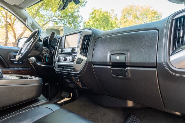 2015 GMC Sierra 2500HD SLE CREW CAB Z71 4X4 / ONE TEXAS OWNER / ALLISON | Austin, TX | Rocky Mountain Truck Stop Austin 2015 GMC Sierra 2500HD SLE CREW CAB Z71 4X4 / ONE TEXAS OWNER / ALLISON | Austin, TX | Rocky Mountain Truck Stop Austin