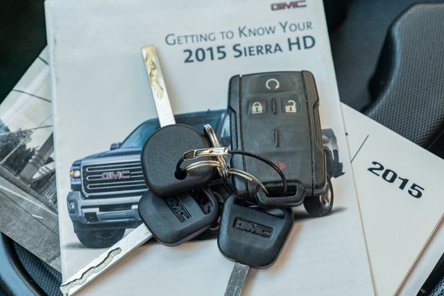 2015 GMC Sierra 2500HD SLE CREW CAB Z71 4X4 / ONE TEXAS OWNER / ALLISON | Dallas, TX | Rocky Mountain Truck Stop Dallas 2015 GMC Sierra 2500HD SLE CREW CAB Z71 4X4 / ONE TEXAS OWNER / ALLISON | Dallas, TX | Rocky Mountain Truck Stop Dallas