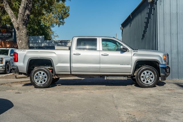 2015 GMC Sierra 2500HD SLE CREW CAB Z71 4X4 / ONE TEXAS OWNER / ALLISON | Austin, TX | Rocky Mountain Truck Stop Austin 2015 GMC Sierra 2500HD SLE CREW CAB Z71 4X4 / ONE TEXAS OWNER / ALLISON | Austin, TX | Rocky Mountain Truck Stop Austin