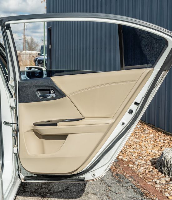 2015 Honda Accord EX-L V6 / LUXURY / LOADED / LOW MILES | Austin, TX | Rocky Mountain Truck Stop Austin