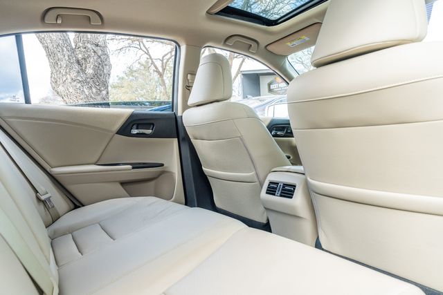 2015 Honda Accord EX-L V6 / LUXURY / LOADED / LOW MILES | Austin, TX | Rocky Mountain Truck Stop Austin