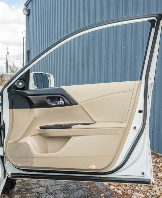 2015 Honda Accord EX-L V6 / LUXURY / LOADED / LOW MILES | Austin, TX | Rocky Mountain Truck Stop Austin 2015 Honda Accord EX-L V6 / LUXURY / LOADED / LOW MILES | Austin, TX | Rocky Mountain Truck Stop Austin