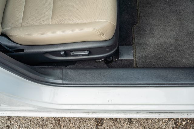 2015 Honda Accord EX-L V6 / LUXURY / LOADED / LOW MILES | Austin, TX | Rocky Mountain Truck Stop Austin