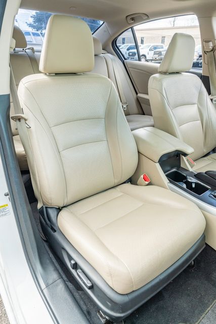 2015 Honda Accord EX-L V6 / LUXURY / LOADED / LOW MILES | Austin, TX | Rocky Mountain Truck Stop Austin