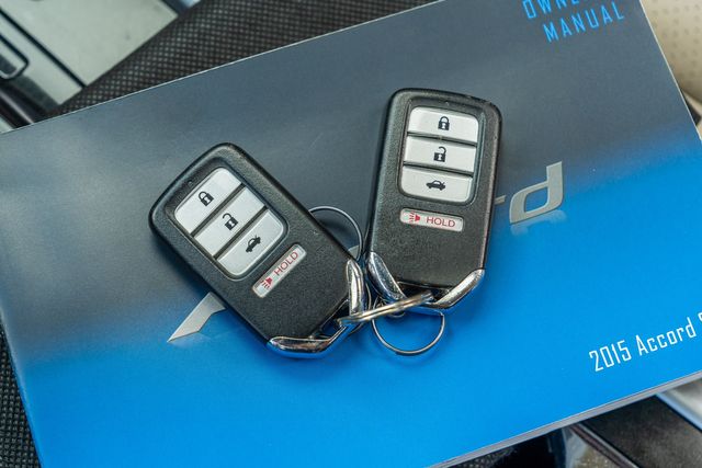 2015 Honda Accord EX-L V6 / LUXURY / LOADED / LOW MILES | Austin, TX | Rocky Mountain Truck Stop Austin