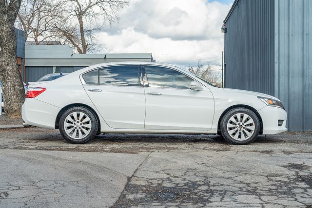 2015 Honda Accord EX-L V6 / LUXURY / LOADED / LOW MILES | Austin, TX | Rocky Mountain Truck Stop Austin
